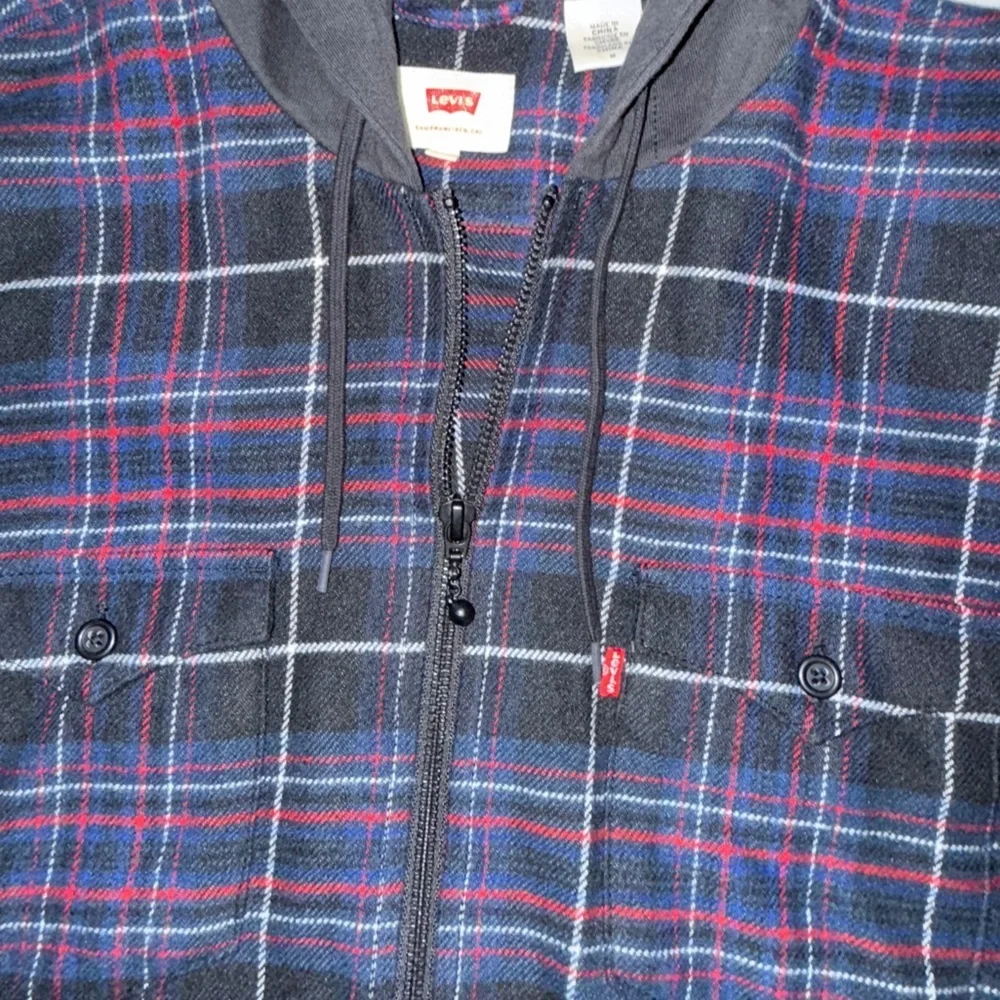 Levi’s Red/Blue Multi-Color Plaid Flannel Hoodie Shirt - Jacket Men’s Medium
